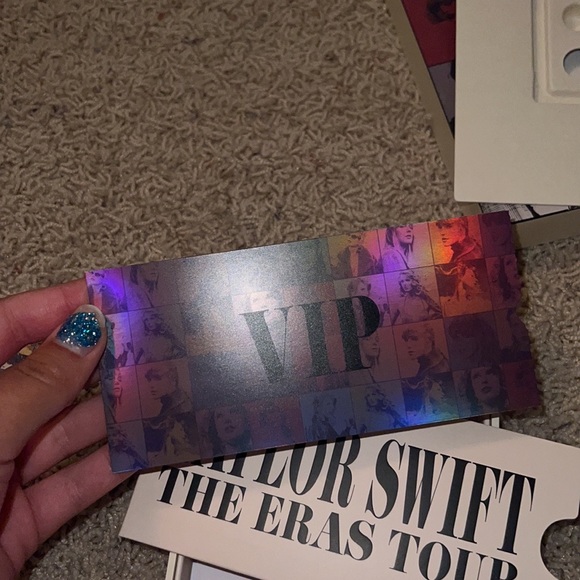 Taylor Swift VIP box - Picture 13 of 16